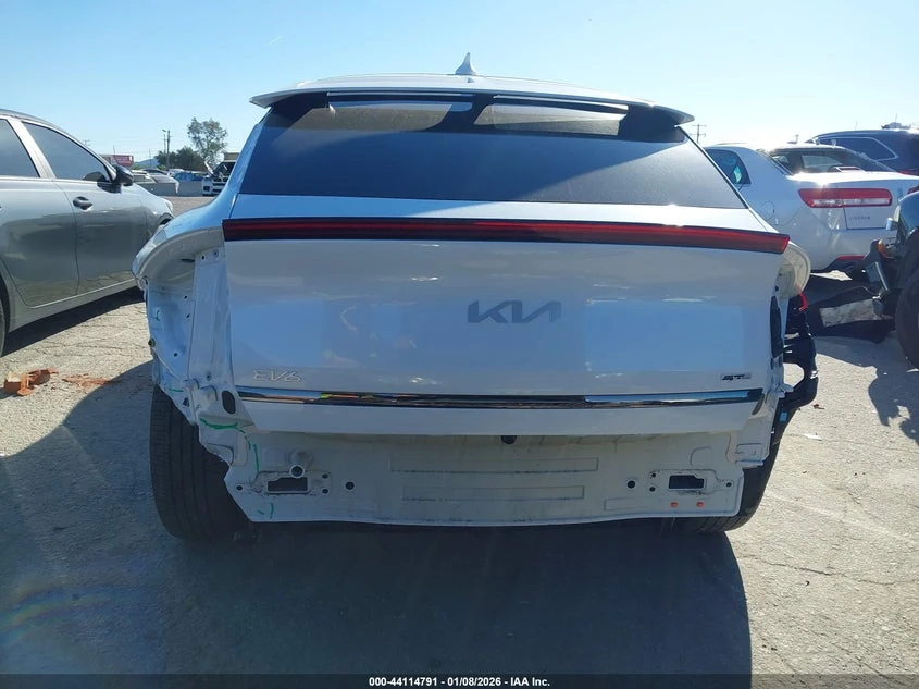 Kia EV6 2023 KIA EV6 GT-LINE - изображение 7