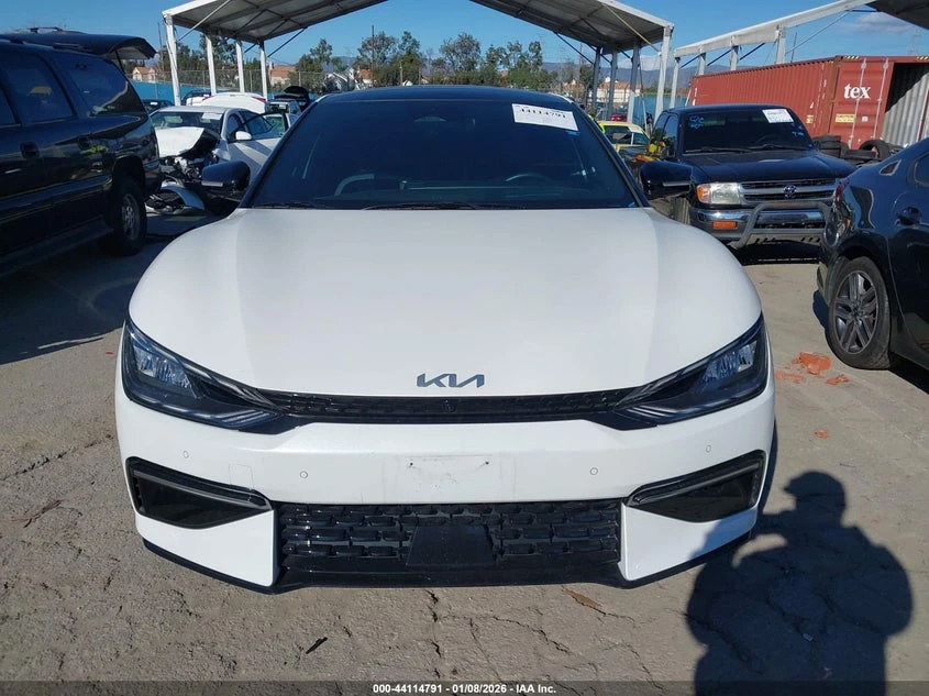 Kia EV6 2023 KIA EV6 GT-LINE - изображение 2