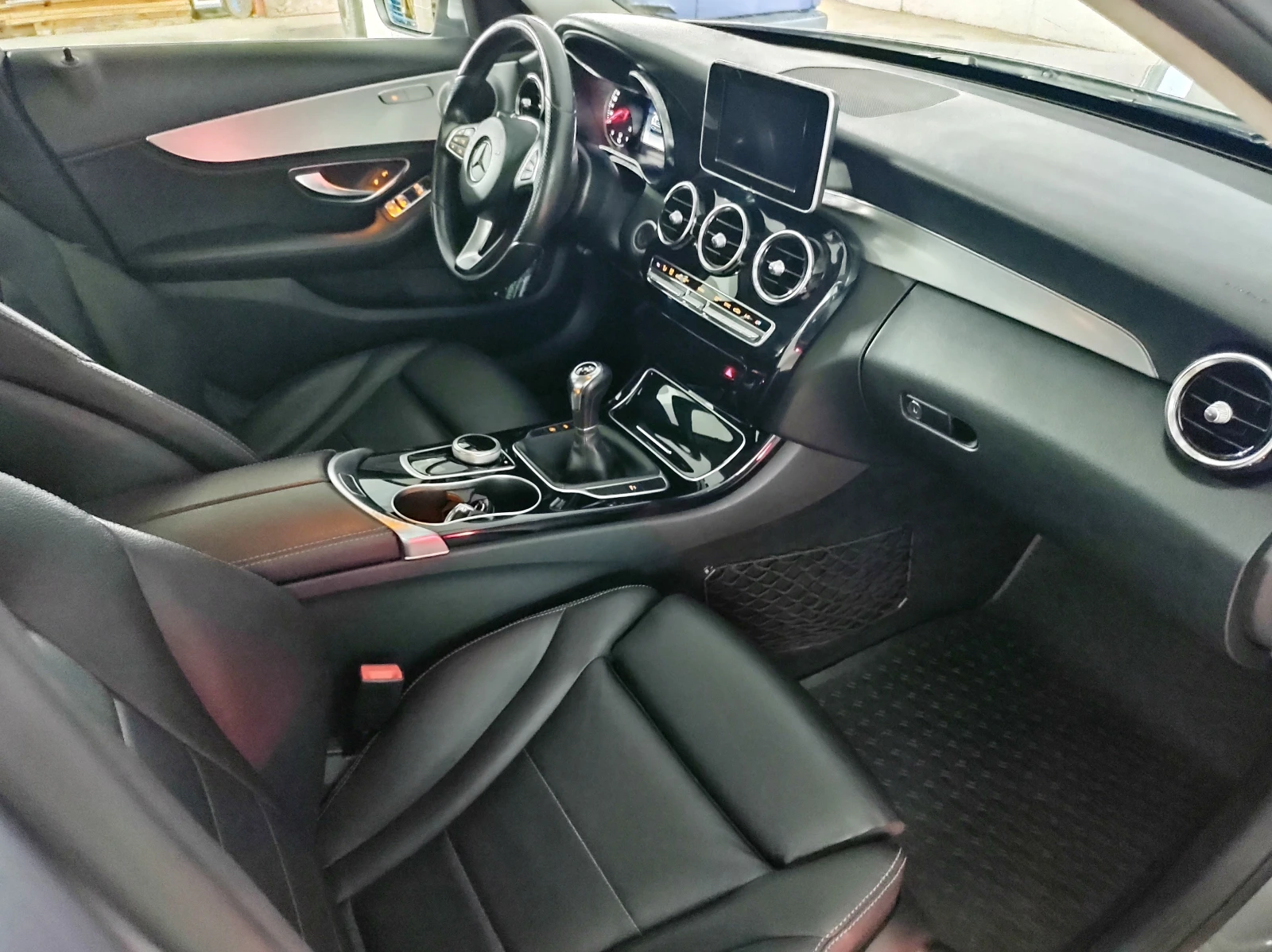 Mercedes-Benz C 180 Avantgarde, снимка 13 - Автомобили и джипове - 53750676