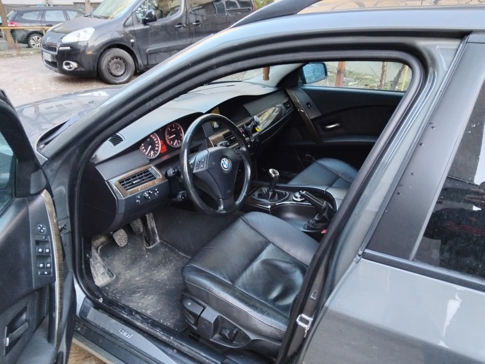 BMW 520, снимка 4 - Автомобили и джипове - 53996451