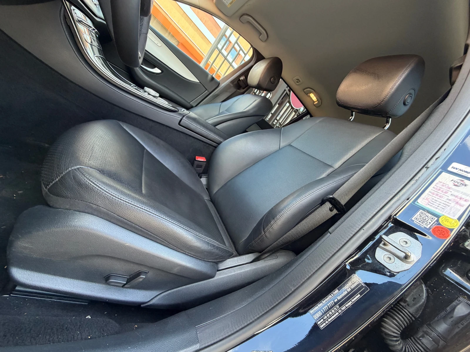 Mercedes-Benz E 220 AMG* LED* 9G* NaVi* КОжА* Камера, снимка 10 - Автомобили и джипове - 54556153
