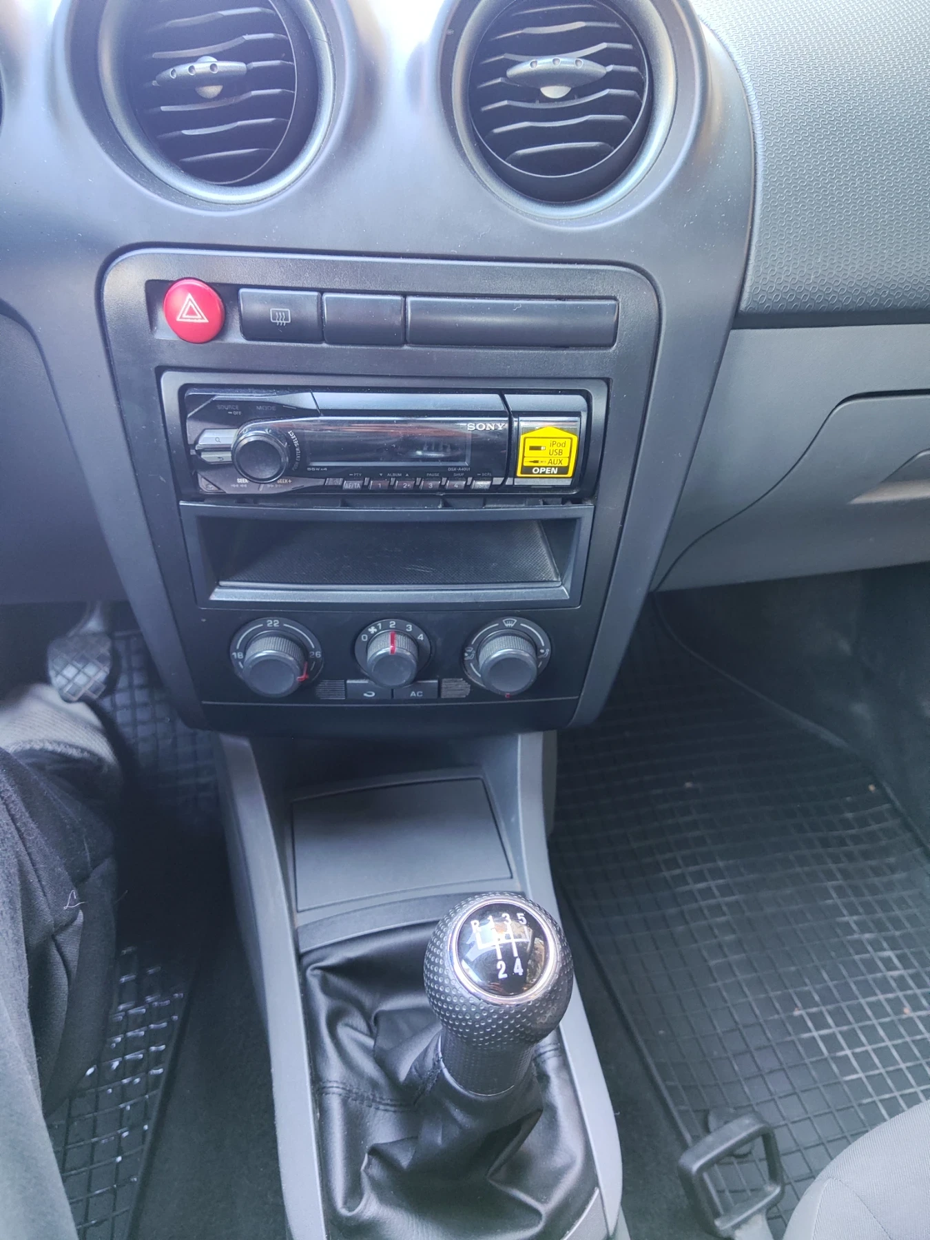Seat Ibiza, снимка 9 - Автомобили и джипове - 54571345