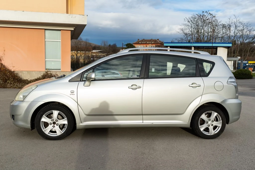 Toyota Corolla verso, снимка 3 - Автомобили и джипове - 55186868