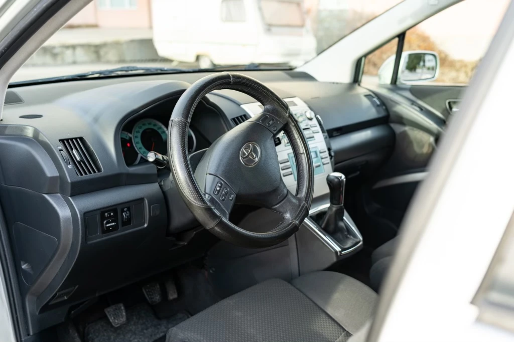 Toyota Corolla verso, снимка 6 - Автомобили и джипове - 55186868