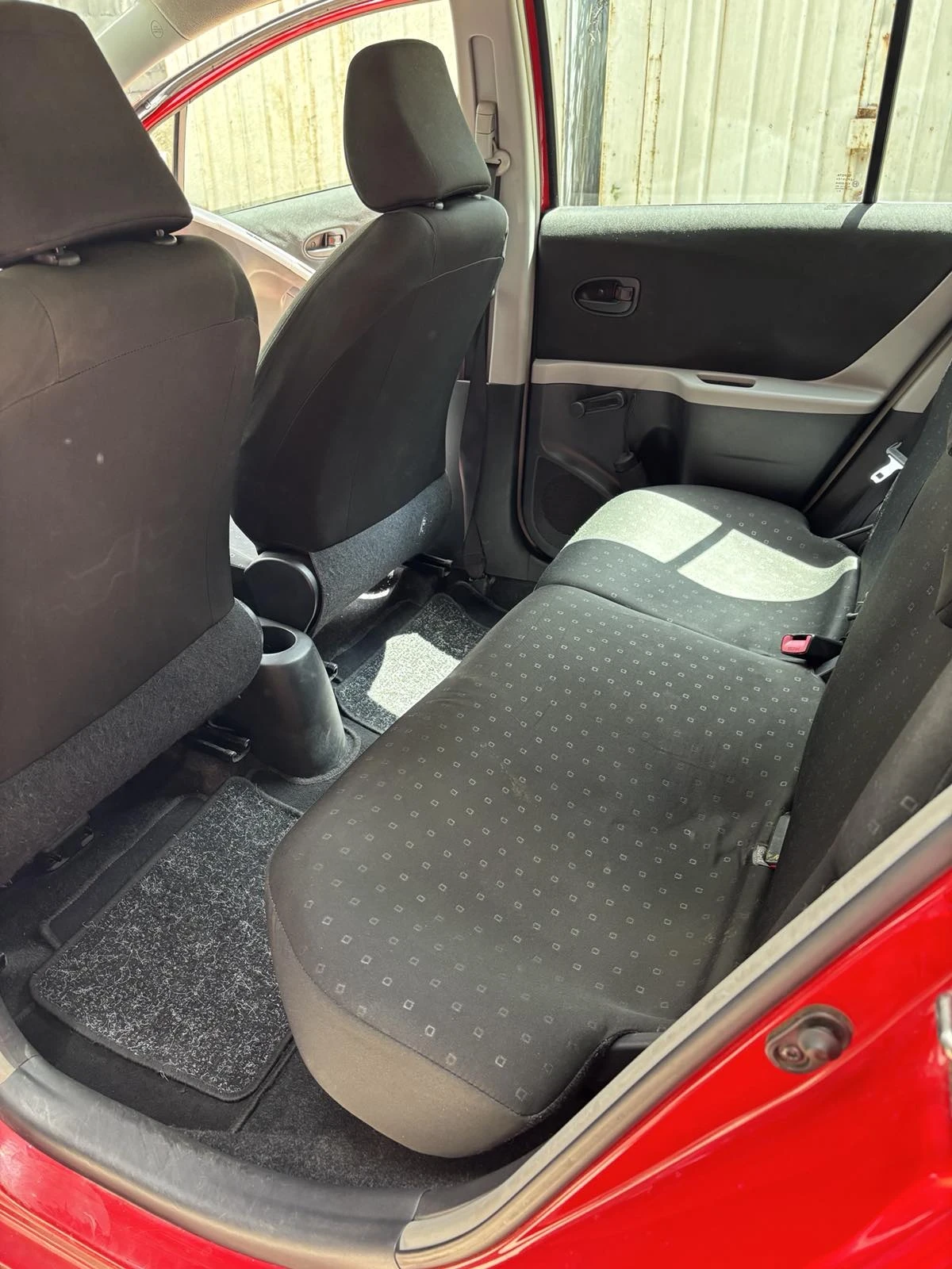 Toyota Yaris, снимка 6 - Автомобили и джипове - 55280922