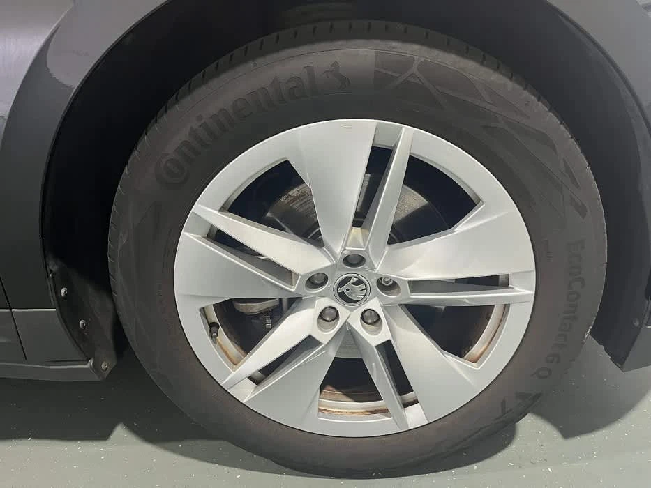 Skoda Enyaq IV60 SOH 92%-Сертификат ТОП СЪСТОЯНИЕ , снимка 7 - Автомобили и джипове - 55324143