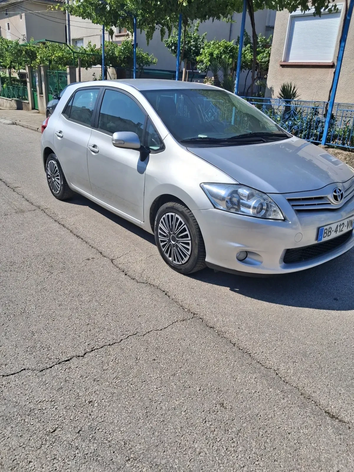 Toyota Auris 2.0D4D ШЕСТ СКОРОСТИ, снимка 3 - Автомобили и джипове - 55401370
