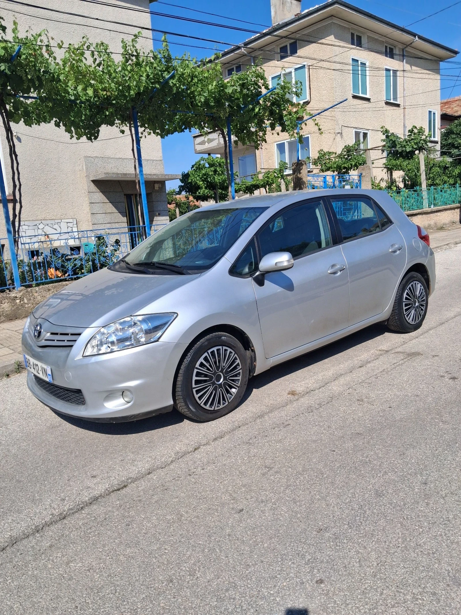 Toyota Auris 2.0D4D ШЕСТ СКОРОСТИ, снимка 6 - Автомобили и джипове - 55401370