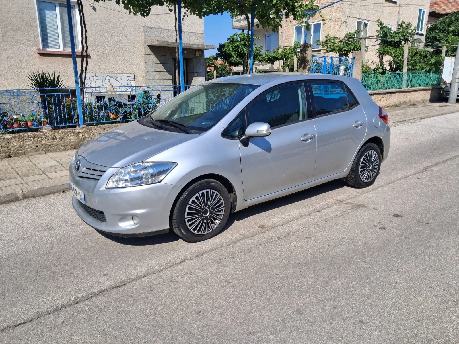 Toyota Auris 2.0D4D ШЕСТ СКОРОСТИ, снимка 7 - Автомобили и джипове - 55401370