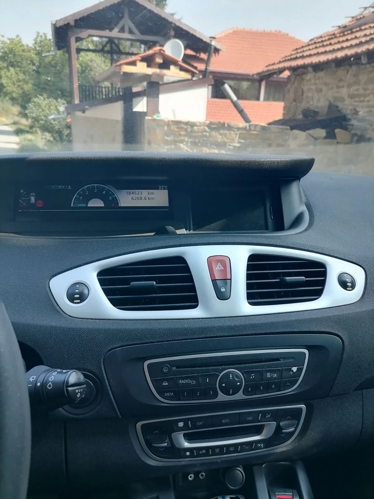 Renault Scenic 1.5DCI X-MOD, снимка 8 - Автомобили и джипове - 55604644