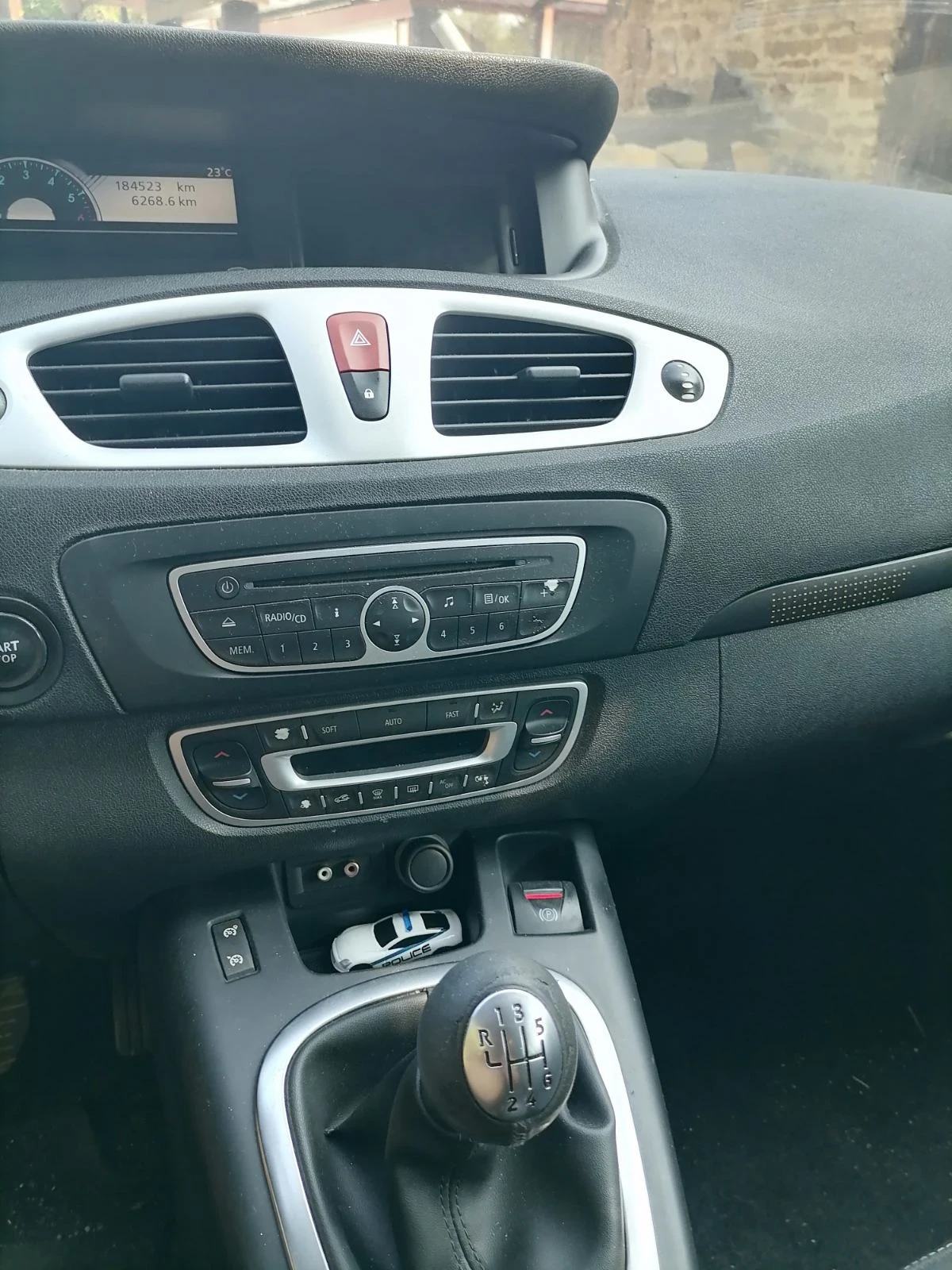 Renault Scenic 1.5DCI X-MOD, снимка 9 - Автомобили и джипове - 55604644