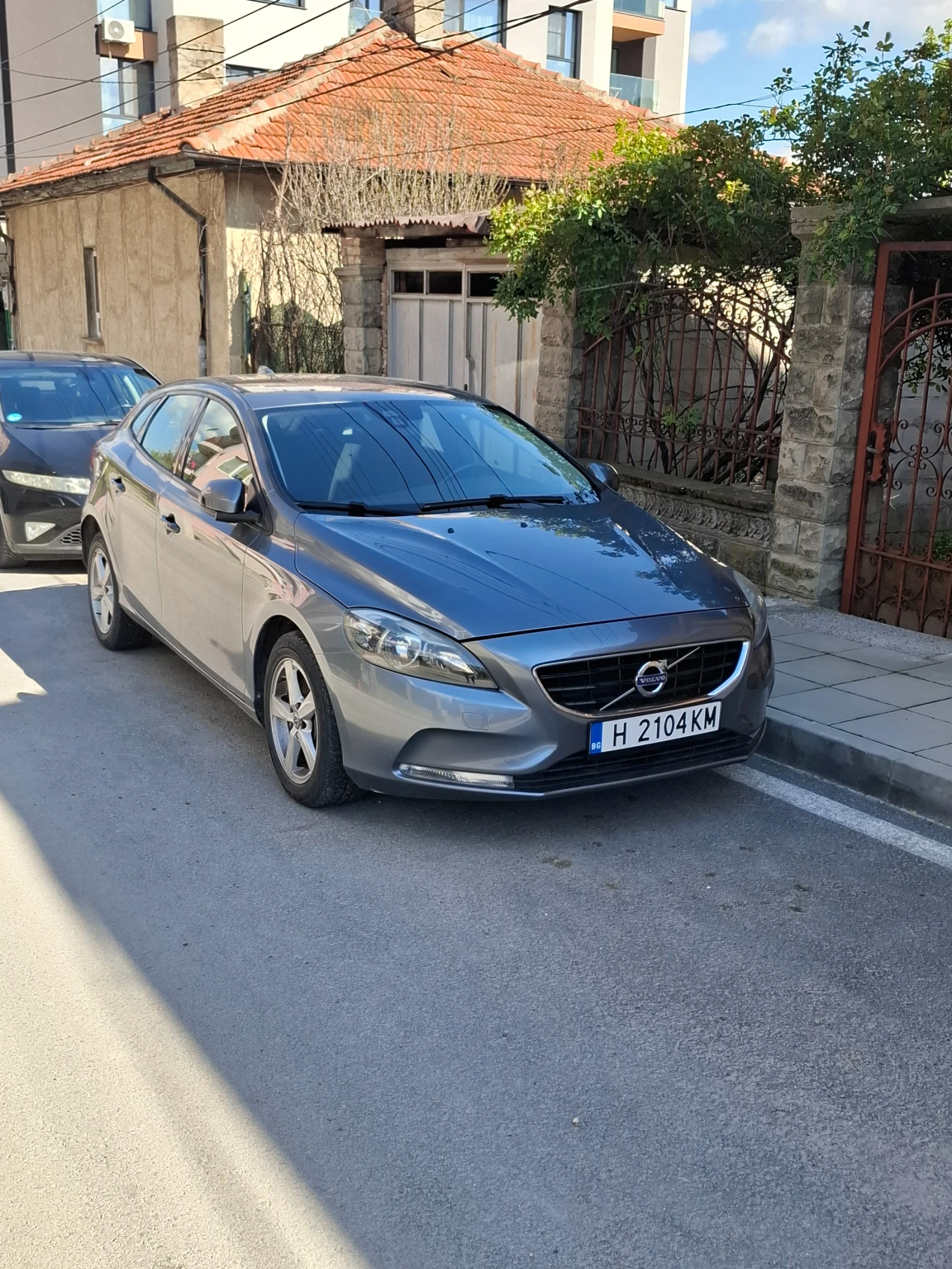 Volvo V40, снимка 3 - Автомобили и джипове - 55696199