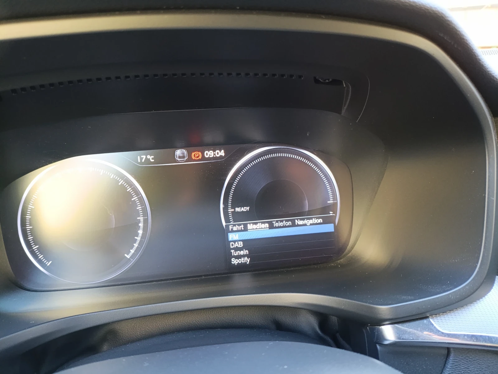 Volvo V60 T6 Twin Engine AWD R-Design, снимка 15 - Автомобили и джипове - 56159003