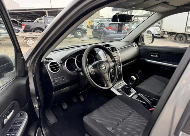 Suzuki Grand vitara 2.0i / 4x4, снимка 5 - Автомобили и джипове - 48755202