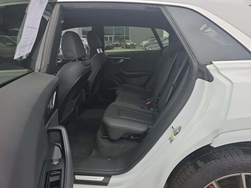 Audi Q8 * CARFAX * БЕЗ ПЪРВОНАЧАЛНА ВНОСКА, снимка 9 - Автомобили и джипове - 52813796