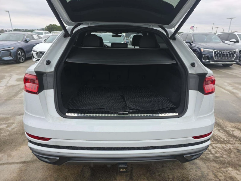 Audi Q8 * CARFAX * БЕЗ ПЪРВОНАЧАЛНА ВНОСКА, снимка 10 - Автомобили и джипове - 52813796