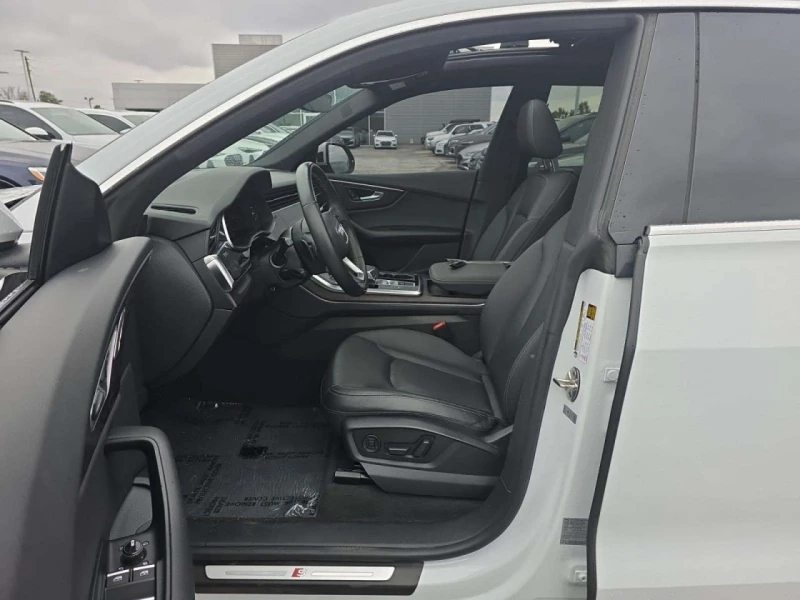 Audi Q8 * CARFAX * БЕЗ ПЪРВОНАЧАЛНА ВНОСКА, снимка 5 - Автомобили и джипове - 52813796