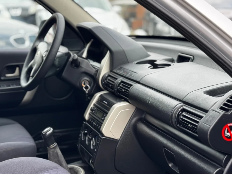 Land Rover Defender, снимка 8 - Автомобили и джипове - 53110994