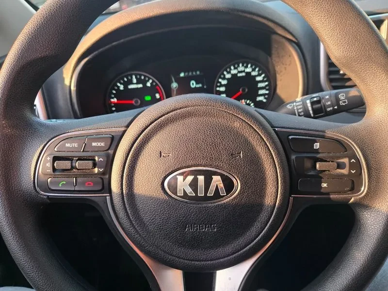 Kia Sportage 2.0 CRDi 4WD, снимка 11 - Автомобили и джипове - 54275114