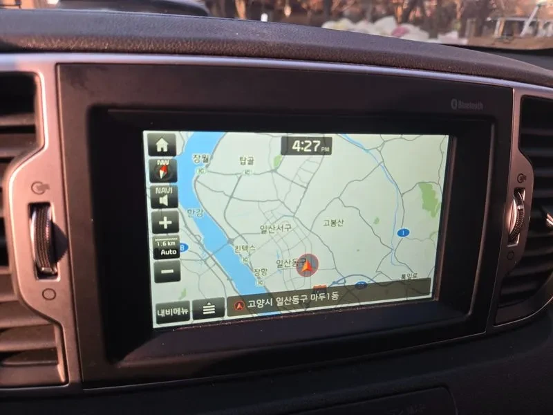 Kia Sportage 2.0 CRDi 4WD, снимка 13 - Автомобили и джипове - 54275114