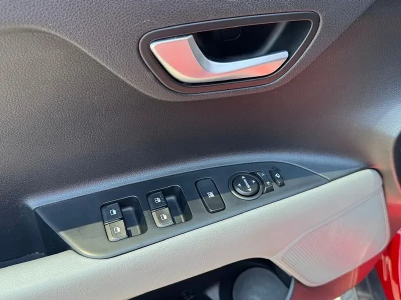 Kia Stonic 1.6 PRESTIGE, снимка 13 - Автомобили и джипове - 55058645