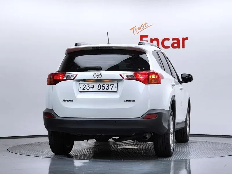 Toyota Rav4 2.5 2Wd 4Th Generation, снимка 4 - Автомобили и джипове - 56354130
