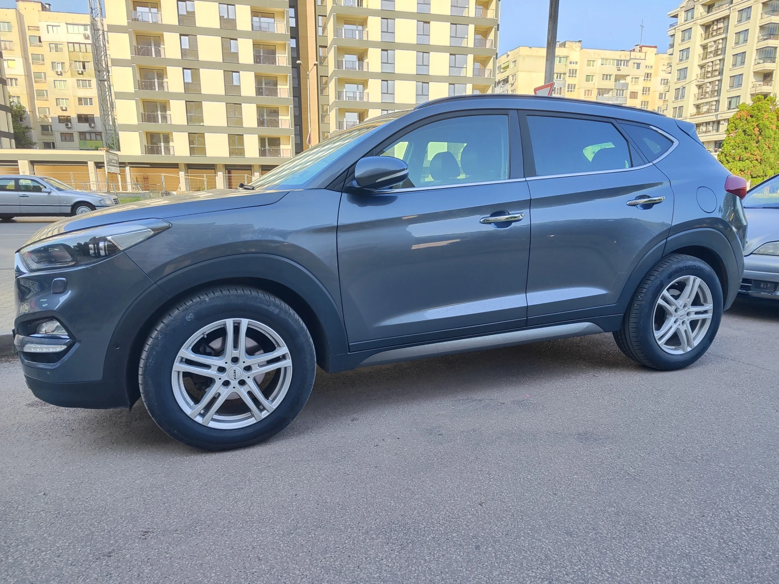 Hyundai Tucson Hyundai Tucson 2.0crdi * 4x4* Navi* PANORAMA* UNIK - изображение 3