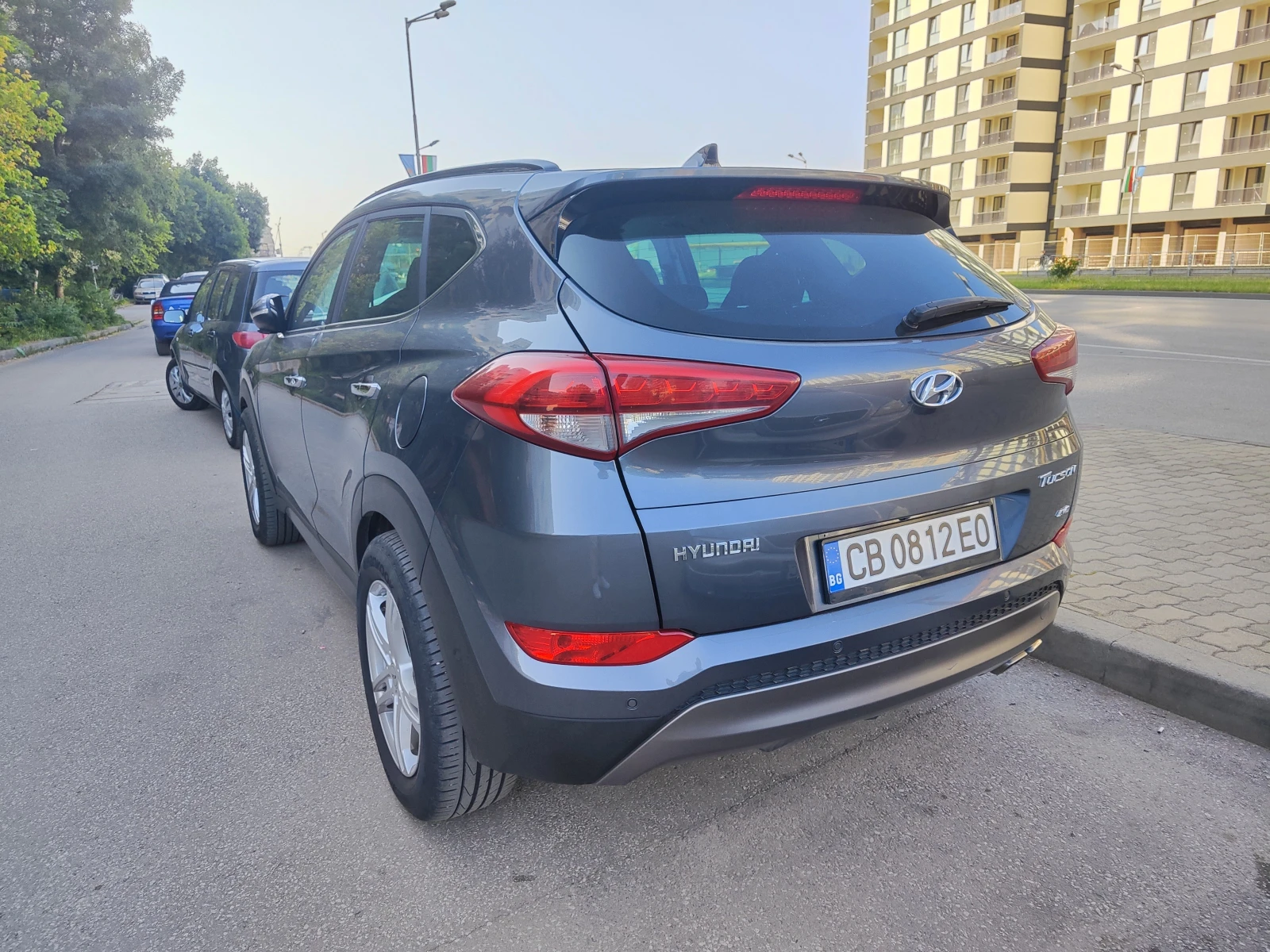 Hyundai Tucson Hyundai Tucson 2.0crdi * 4x4* Navi* PANORAMA* UNIK - изображение 4