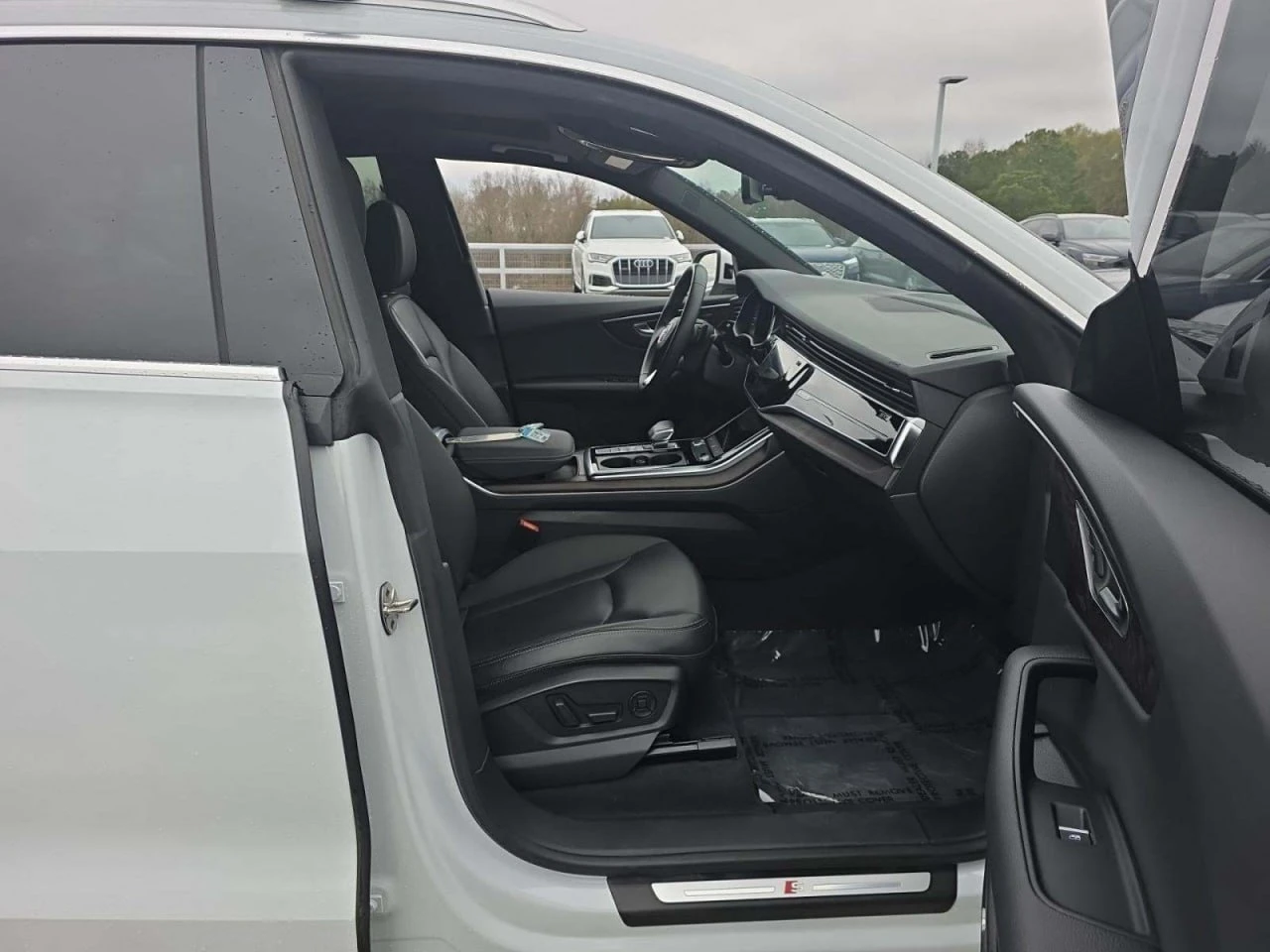 Audi Q8 * CARFAX * ��� ������������ ������ | Mobile.bg � ����������� 13