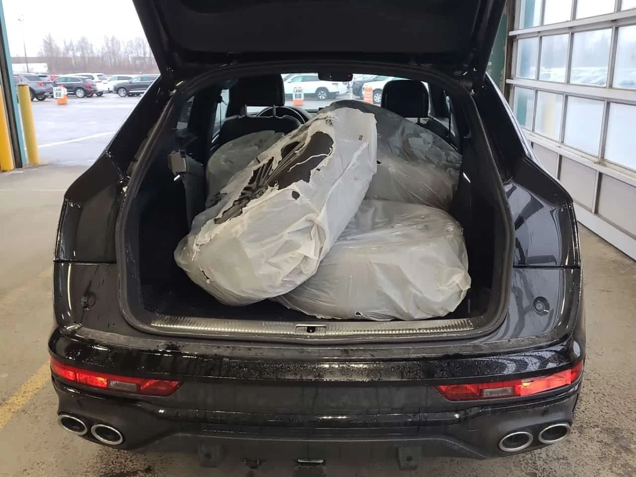 Audi SQ5 PREMIUM/CAMERA/DISTRONIC/ГУМИ С ДЖАНТИ, снимка 14 - Автомобили и джипове - 54046689