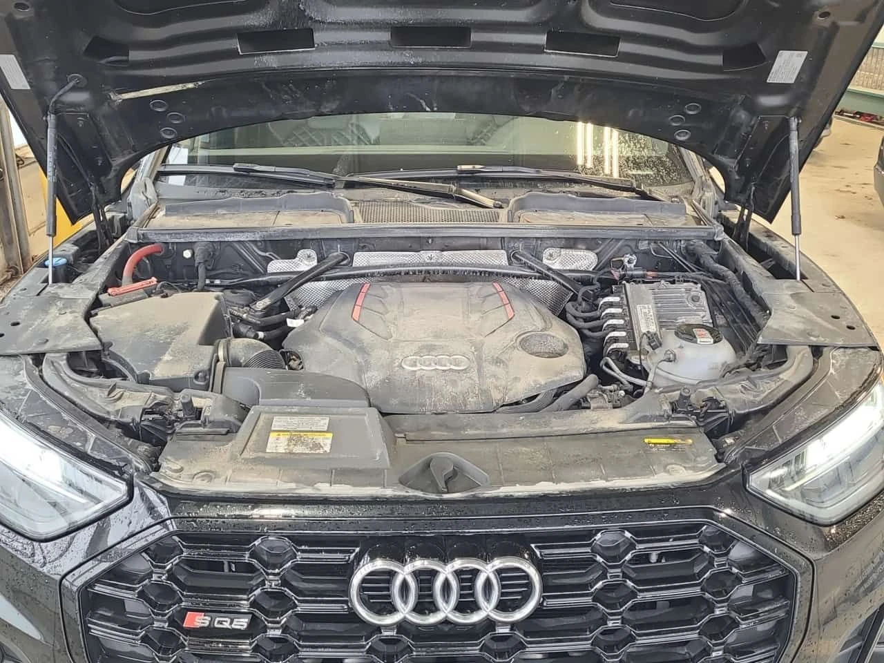 Audi SQ5 PREMIUM/CAMERA/DISTRONIC/ГУМИ С ДЖАНТИ, снимка 17 - Автомобили и джипове - 54046689