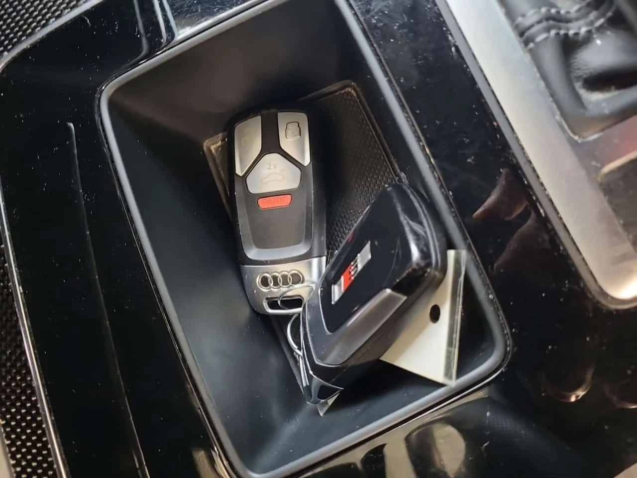 Audi SQ5 PREMIUM/CAMERA/DISTRONIC/ГУМИ С ДЖАНТИ, снимка 8 - Автомобили и джипове - 54046689