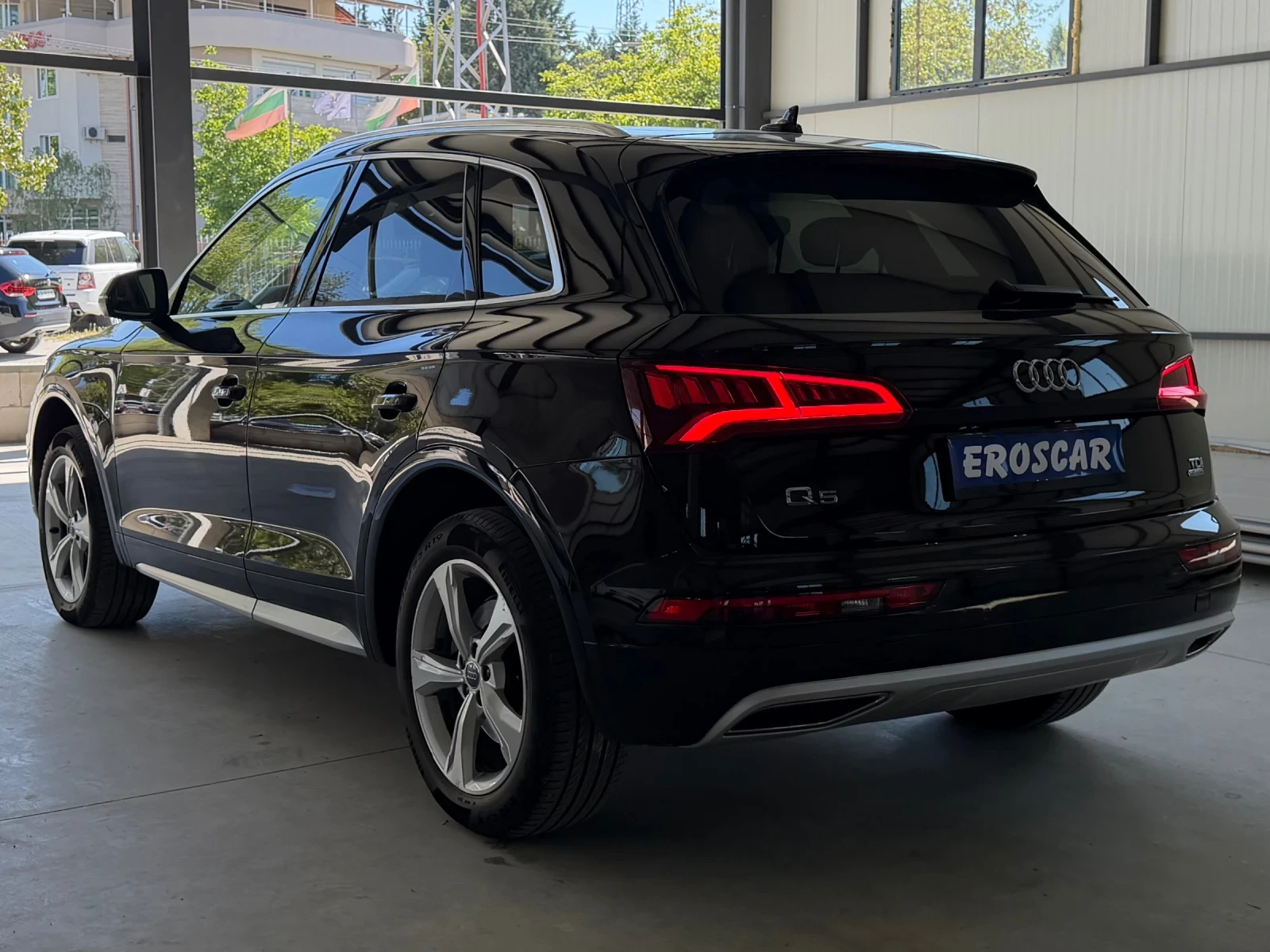 Audi Q5 Quattro/S-line/Camera/Navi, снимка 5 - Автомобили и джипове - 54309288