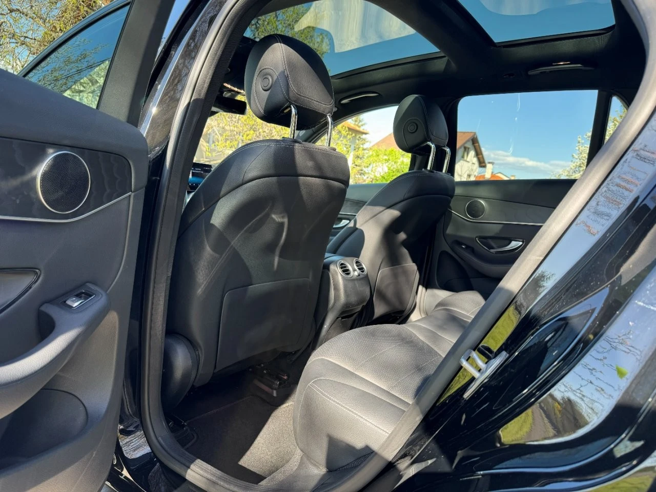 Mercedes-Benz GLC 300 AMG Line/Pano/360 View, снимка 8 - Автомобили и джипове - 54378271