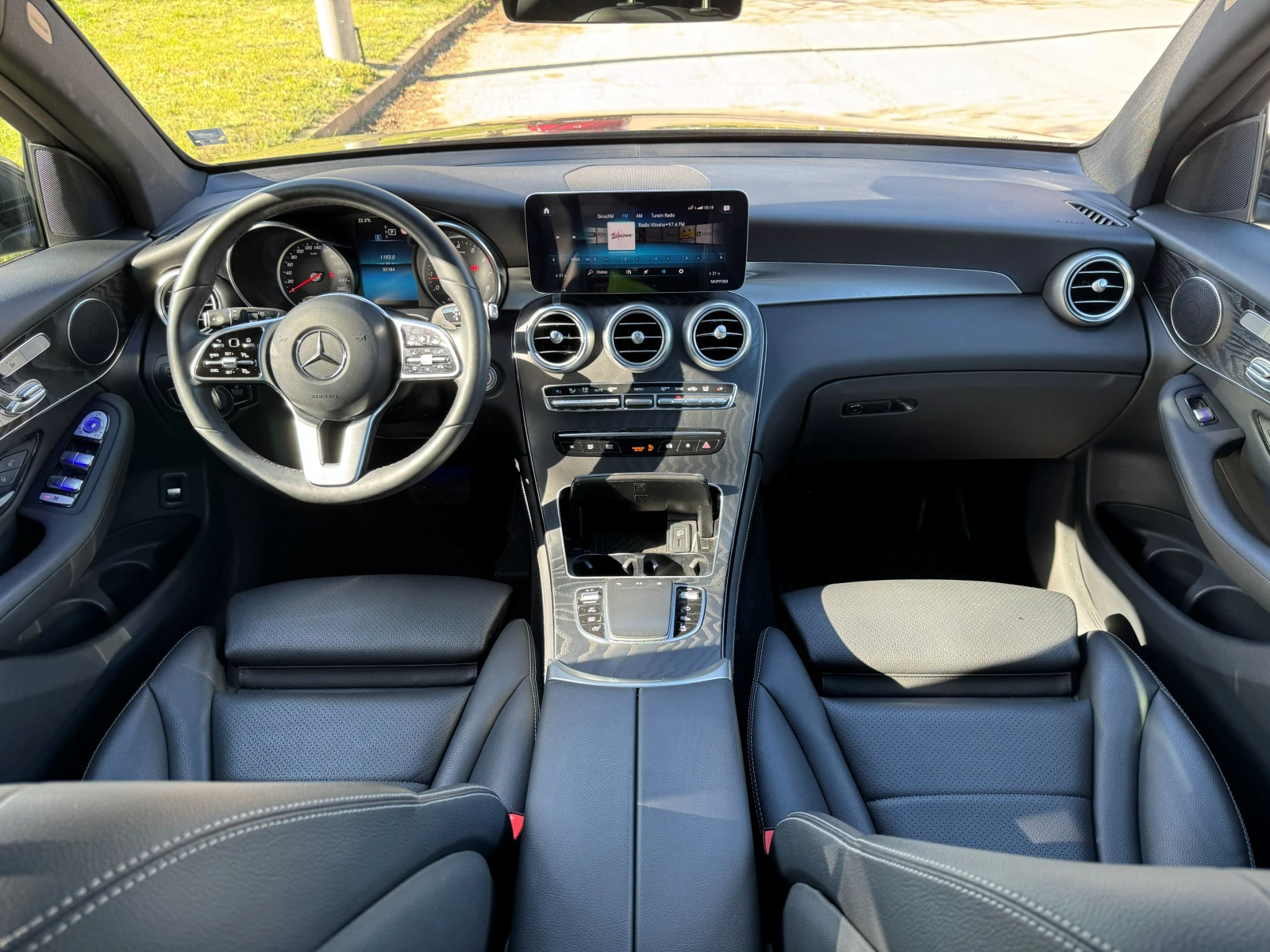 Mercedes-Benz GLC 300 AMG Line/Pano/360 View, снимка 12 - Автомобили и джипове - 54378271