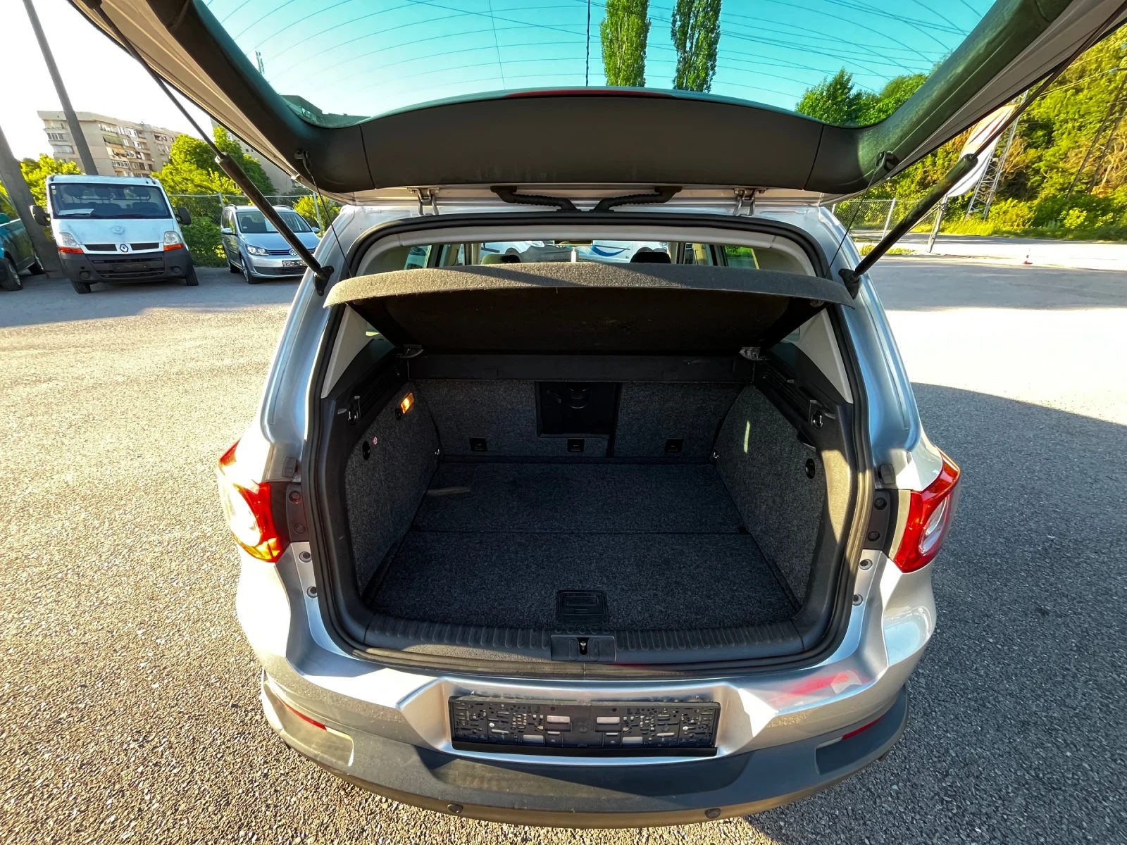 VW Tiguan 2.0TDi 4Motion CommonRail, снимка 13 - Автомобили и джипове - 54703410