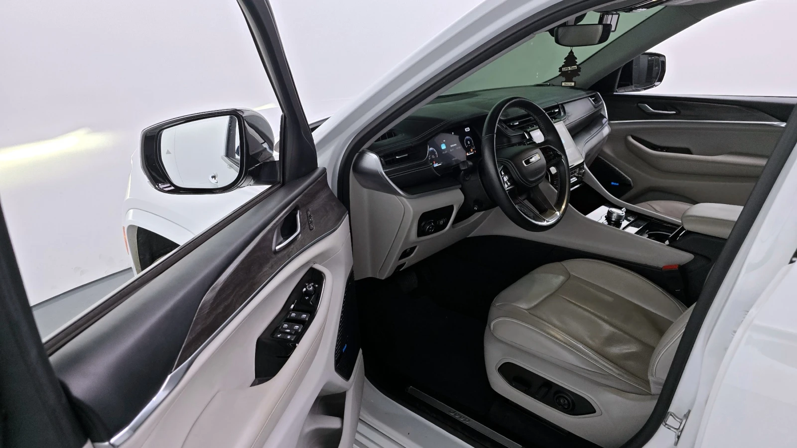 Jeep Grand cherokee 3.6 Overland | 360 CAM | HUD | DISTRONIC | VENTILA, снимка 5 - Автомобили и джипове - 54715977