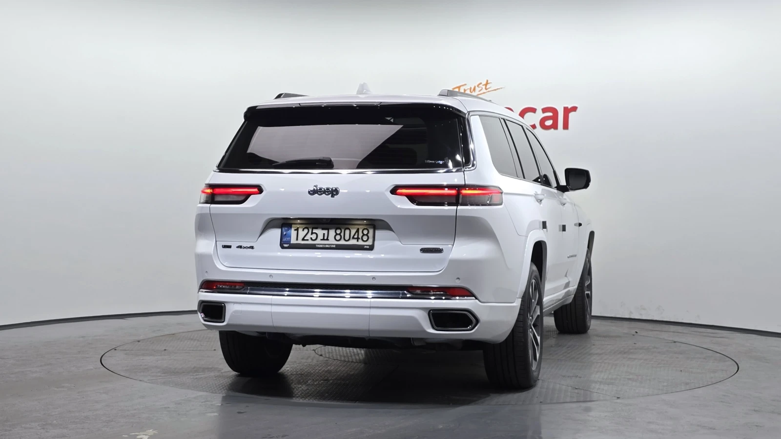 Jeep Grand cherokee 3.6 Overland | 360 CAM | HUD | DISTRONIC | VENTILA, снимка 4 - Автомобили и джипове - 54715977