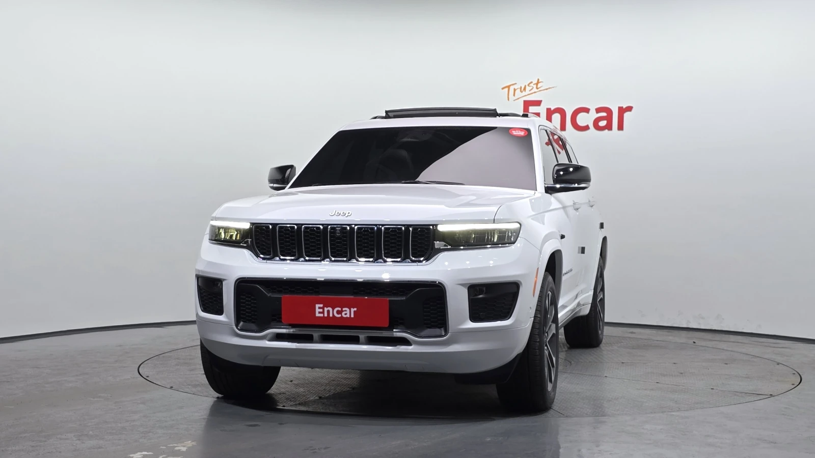 Jeep Grand cherokee 3.6 Overland | 360 CAM | HUD | DISTRONIC | VENTILA, снимка 3 - Автомобили и джипове - 54715977