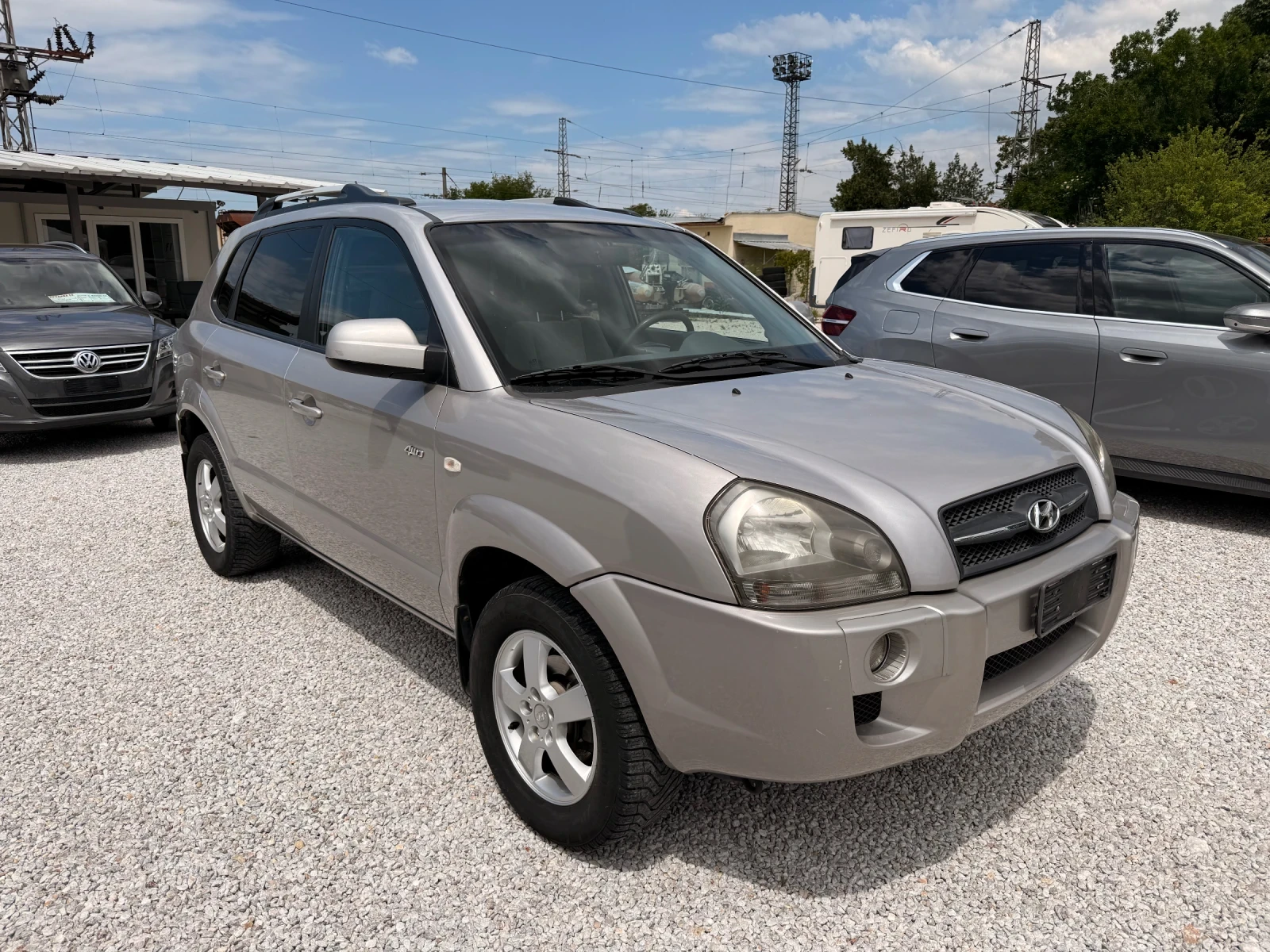 Hyundai Tucson 2.0 CRDI 4x4 ИТАЛИЯ МНОГО ЗАПАЗЕН, снимка 2 - Автомобили и джипове - 54746155