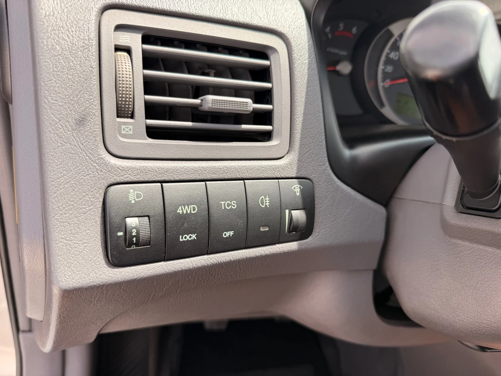 Hyundai Tucson 2.0 CRDI 4x4 ИТАЛИЯ МНОГО ЗАПАЗЕН, снимка 7 - Автомобили и джипове - 54746155
