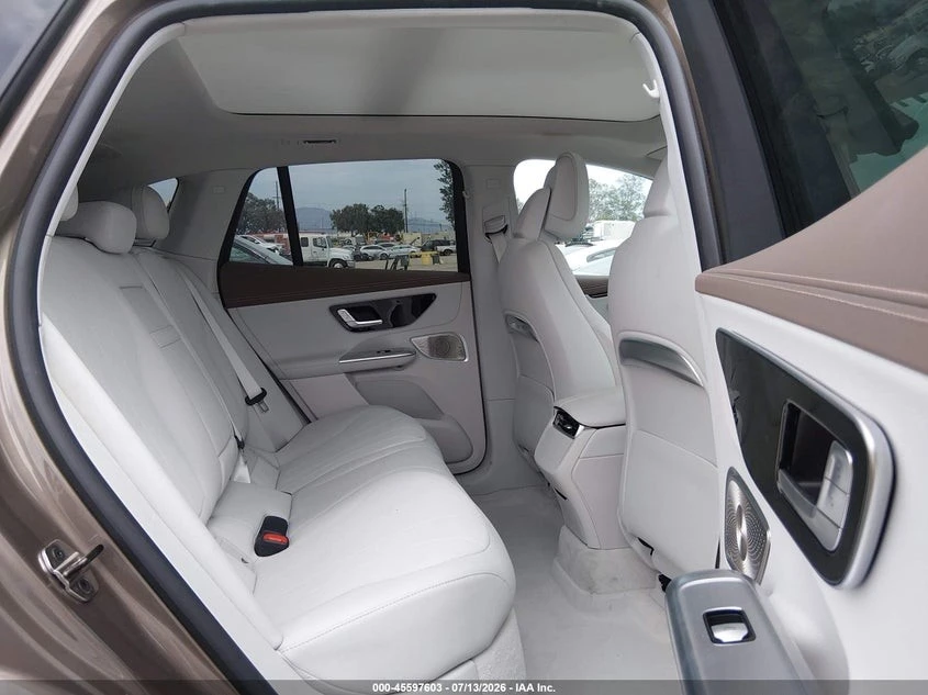 Mercedes-Benz EQE 350+ * BURMESTER* ПОДГРЕВ* ОБДУХВАНЕ* 360* КАМЕРА*, снимка 14 - Автомобили и джипове - 55721440