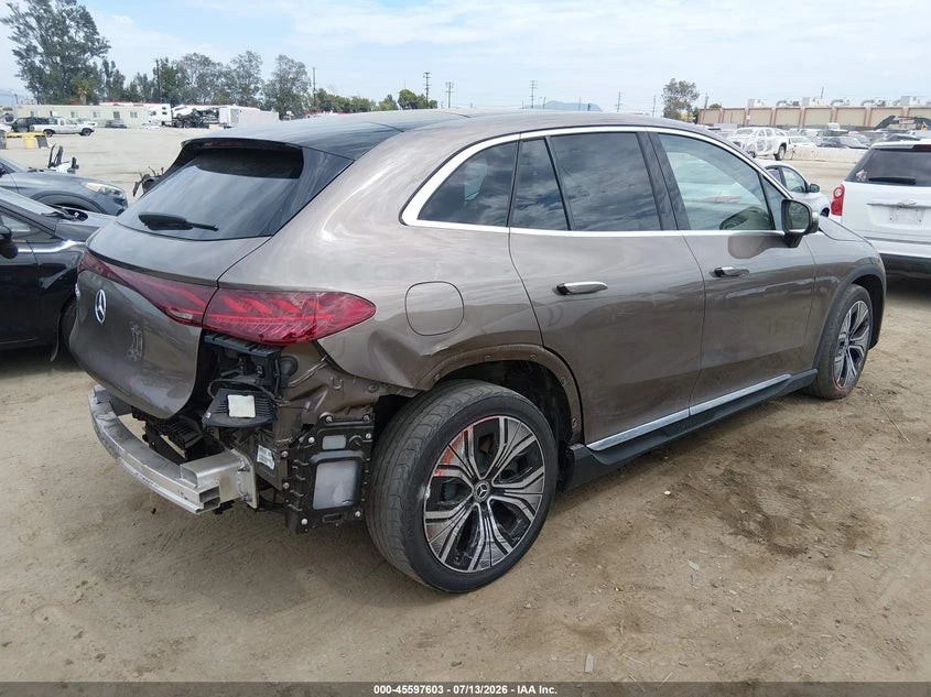 Mercedes-Benz EQE 350+ * BURMESTER* ПОДГРЕВ* ОБДУХВАНЕ* 360* КАМЕРА*, снимка 5 - Автомобили и джипове - 55721440