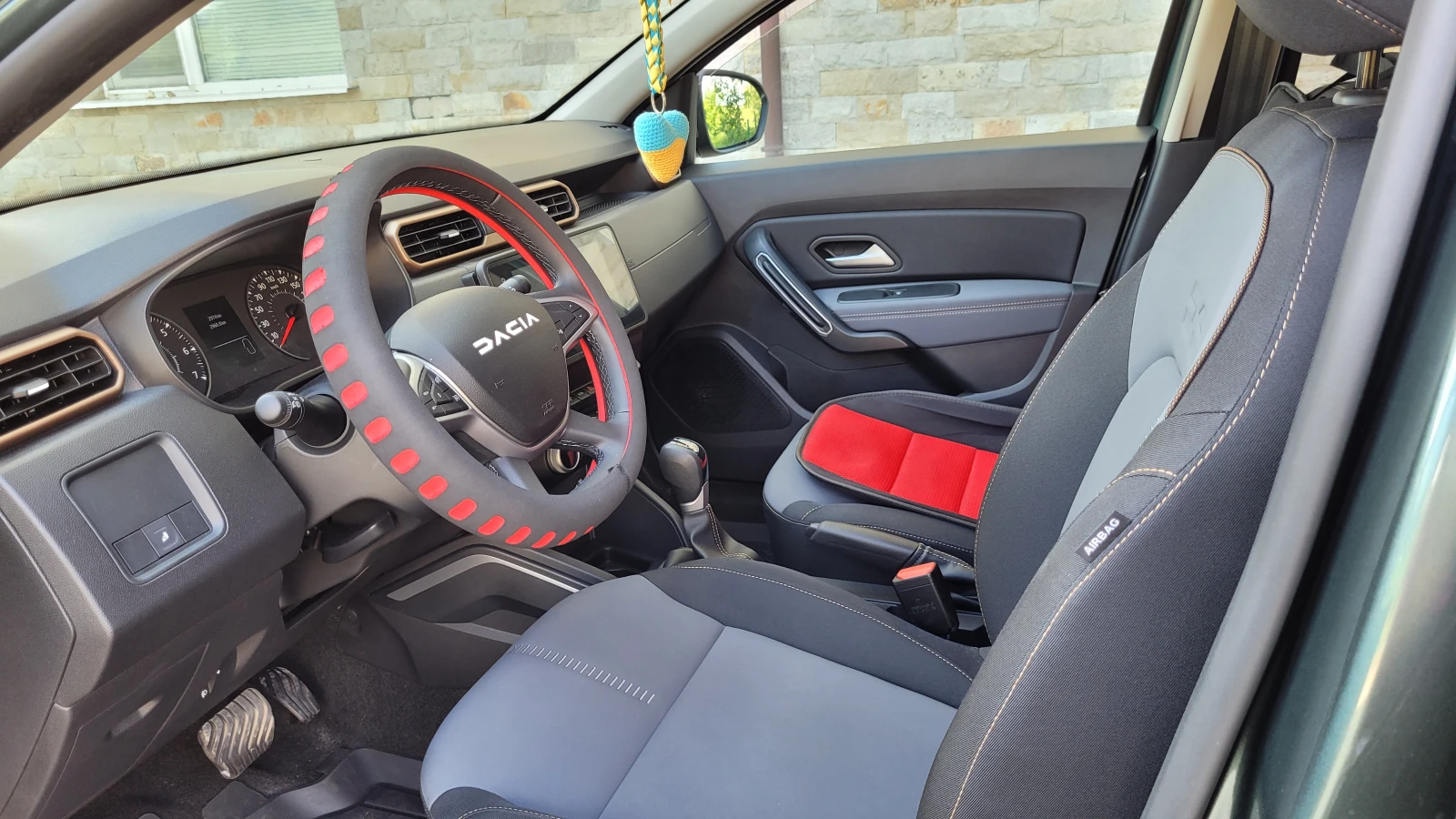 Dacia Duster 1.3 tce, снимка 11 - Автомобили и джипове - 55749042