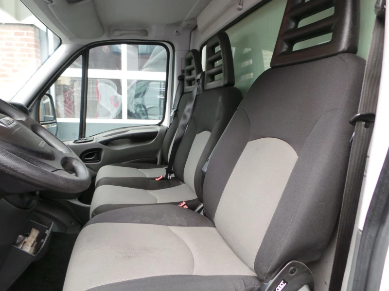 Iveco 35c15 3.0L* ЩОРА+ ФУРГОН+ ВРАТИ* КЛИМА* до 3.5т N1, снимка 9 - Бусове и автобуси - 52713940