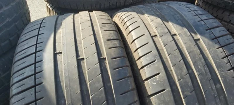 Гуми Летни 245/40R19, снимка 1 - Гуми и джанти - 32916887