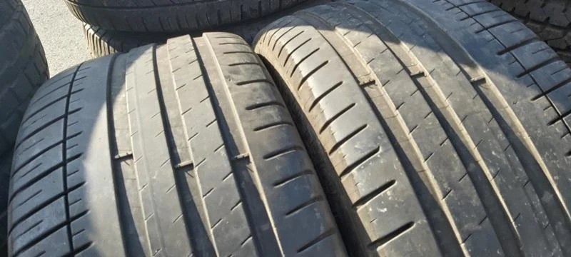 Гуми Летни 245/40R19, снимка 2 - Гуми и джанти - 32916887