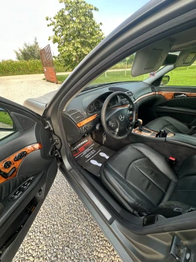 Mercedes-Benz E 320, снимка 9