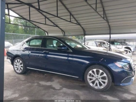 Mercedes-Benz E 300 * CARFAX * ОПЦИЯ ЗА ФИНАНСИРАНЕ * , снимка 13
