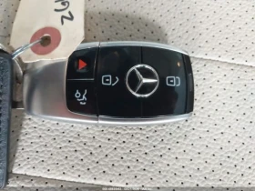 Mercedes-Benz E 300 * CARFAX * ОПЦИЯ ЗА ФИНАНСИРАНЕ * , снимка 11